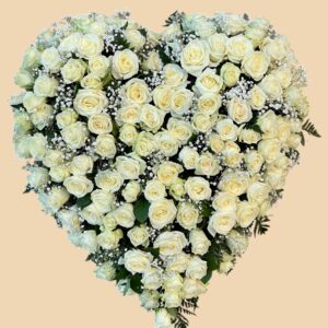 Cœur de Roses Blanches Sur Pied
